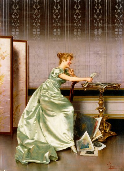 Elegancka dama podziwiająca tekę grafik autorstwa Vittorio Reggianini
