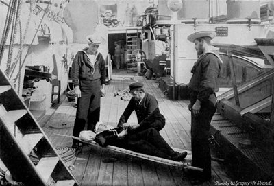 Wiertarka pogotowia ratunkowego na pokładzie krążownika HMS Tartar, 1896 r. autorstwa W Gregory