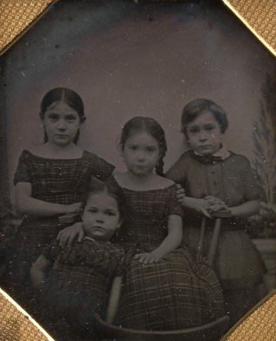 Dzieci profesora Schneidera, ok. 1842. Twórcy: W. i F. Langenheimowie, William Langenheim. autorstwa William and Frederick Langenheim
