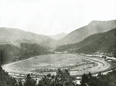 Tor wyścigowy z Morrisons Hill, Hong Kong, 1895. autorstwa W and S Ltd