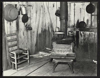 Kuchnia dla rolników w Alabamie w pobliżu Moundville autorstwa Walker Evans
