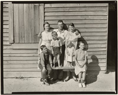 Rodzina Sharecropperów, hrabstwo Hale, Alabama / Rodzina Burroughsów, hrabstwo Hale, Alabama autorstwa Walker Evans