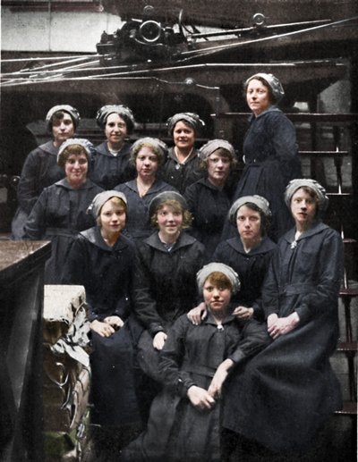 Dopóki chłopcy nie wrócą do domu, 1917 autorstwa Watson and Viney Hazell