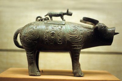 Wazon na wino w kształcie wołu, zwieńczony tygrysem autorstwa Western Zhou Dynasty Chinese School