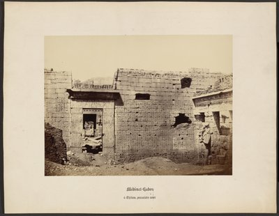 Medinet-Habou, Teby, sąd premierowy autorstwa Wilhelm Hammerschmidt