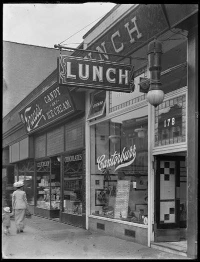 Napis Canterbury Lunch przy 202 (lub 178) E. 125th Street, Nowy Jork, 2 maja 1916 r. autorstwa William Davis Hassler