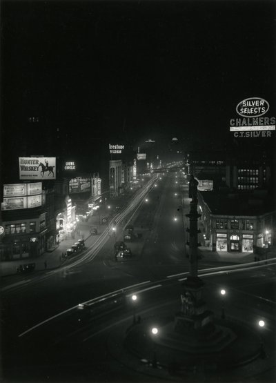 Nocny widok w Columbus Circle, ok. 1910-21 autorstwa William Davis Hassler