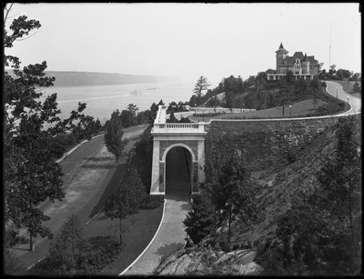 Tryon Hall, Billings Estate, Inwood, Nowy Jork, ok. 1914 r. autorstwa William Davis Hassler