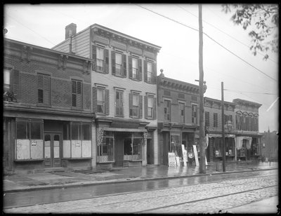 Niezidentyfikowany oddział Biblioteki Publicznej Queens Borough, Nowy Jork, c.1910 autorstwa William Davis Hassler