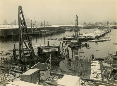 Niezidentyfikowane nabrzeże przemysłowe, ok. 1910-21 autorstwa William Davis Hassler