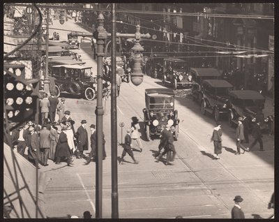 Szósta ulica patrząca na północ od Olive Street autorstwa William G. Swekosky