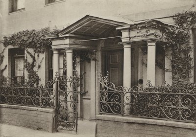Doorway, arkadowy ganek w Wimborne, Dorset (zdjęcie czarno-białe) autorstwa William Galsworthy Davie