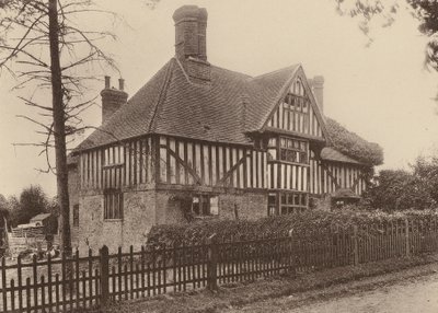 Yew-Tree Farm, niedaleko Beckley i Northiam, Sussex (zdjęcie czarno-białe) autorstwa William Galsworthy Davie