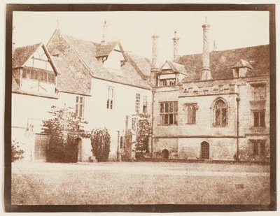 Południowo-wschodni narożnik północnego dziedzińca, opactwo Lacock autorstwa William Henry Fox Talbot