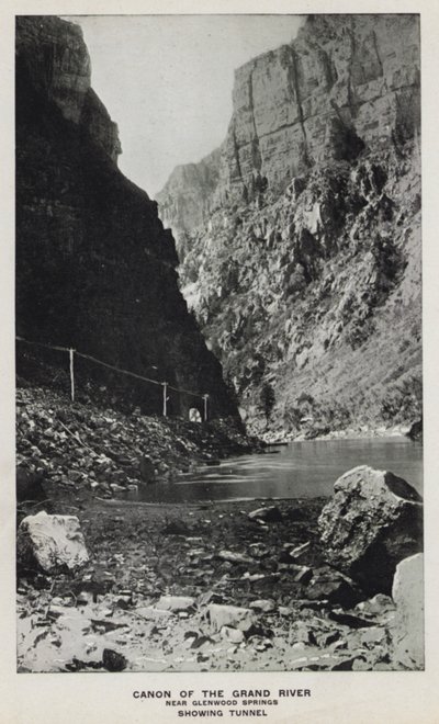 Kaniony Kolorado: Kanon Wielkiej Rzeki, w pobliżu Glenwood Springs, pokazujący tunel (zdjęcie czarno-białe) autorstwa William Henry Jackson