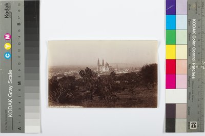 Lagos, widok ogólny przedstawiający katedrę, 1883-1884 (druk albumowy) autorstwa William Henry Jackson