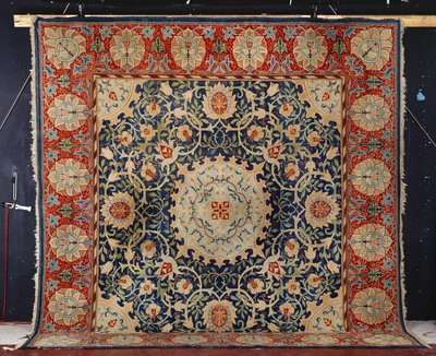 Rzadki ręcznie tkany dywan „Swan-House” Hammersmith, Morris & Co. , ok. 1890 autorstwa William Morris