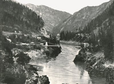 The Rockies: Fraser Canyon i Cariboo Road Bridge, niedaleko Spuzzum, Kanada, 1895. autorstwa William Notman and Son