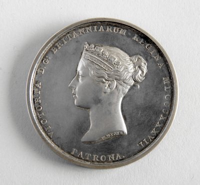 RA medal przyznany George
