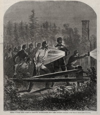 Buntownicy przed swoją twierdzą w Yorktown, prowadzący rozpoznanie przy świetle ciemnych latarni autorstwa Winslow Homer