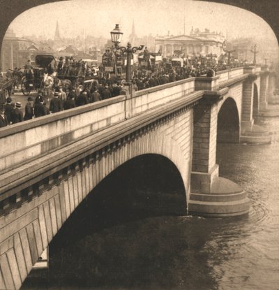 London Bridge, Londyn, Anglia, 1901. autorstwa Works and Sun Sculpture Studios
