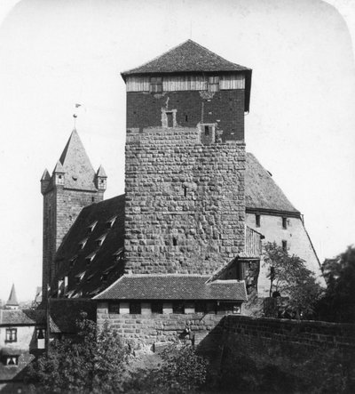 Pięciokątna wieża Funfeckiger Thurm, Kaiserstallung, Norymberga, Niemcy, ok. 1900. autorstwa Wurthle and Sons