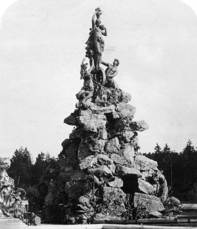 Fontanna w pałacu Herrenchiemsee, Bawaria, Niemcy, ok. 1900. autorstwa Wurthle and Sons