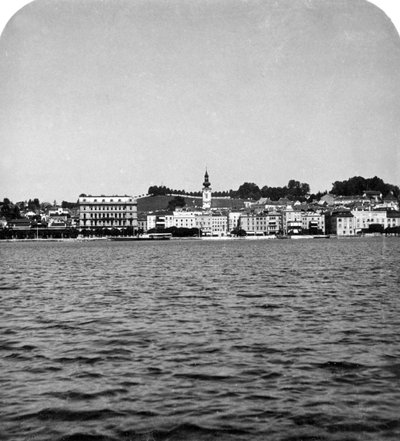 Nad jeziorem w Gmunden, Salzkammergut, Austria, ok. 1900. autorstwa Wurthle and Sons