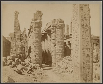 Karnak, Obelisk Tuthmesa 1 i Kolumnada Sali [nielegalne] autorstwa Zangaki