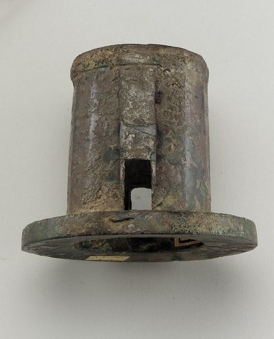 Okucie rydwanu: zaślepka osi (brąz) autorstwa Zhou Dynasty Chinese School