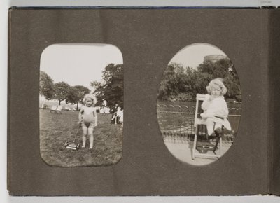 Album zdjęć rodzinnych z XX wieku, c autorstwa Frederick (attr. to) Barnard
