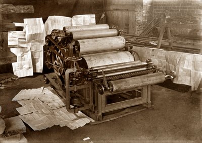 Prasa drukarska: rotacyjna do druku gazet, ok. 1900 (zdjęcie czarno-białe) autorstwa . .