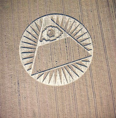 Krąg zbożowy na polu pszenicy, Highclere, Hampshire, 21 lipca 2002 r. (zdjęcie lotnicze) autorstwa Ferdinand Georg Waldmuller
