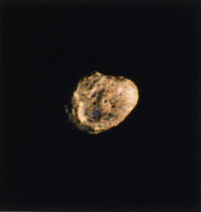 Hyperion, jeden z księżyców Saturna, sfotografowany przez Voyager 2 autorstwa Ferdinand Georg Waldmuller