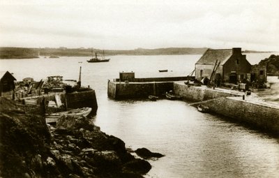 Wyspa Ouessant: port Lampaul podczas przypływu, ok. 1900-1920 (zdjęcie) autorstwa . .