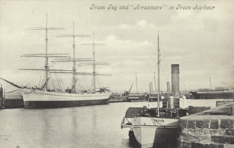 Troon Tug, Arranmore, Troon Harbor (czarno-białe zdjęcie) autorstwa (after) English photographer