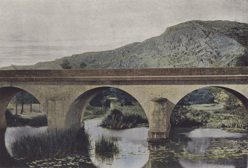 Beaulieu, Le Pont Barre (kolorowe zdjęcie) autorstwa (after) French Photographer