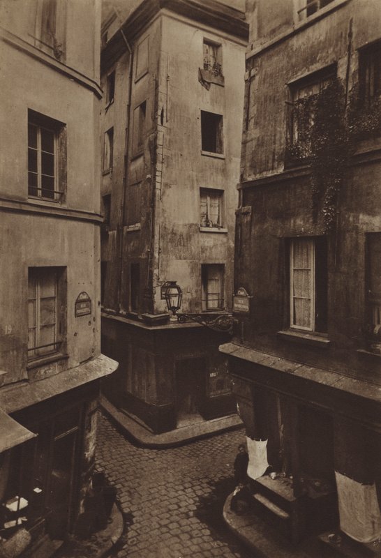 Skrzyżowanie ulic Mondetour, Pirouette i Petite-Truanderie w 1886 roku (zdjęcie czarno-białe) autorstwa (after) French Photographer