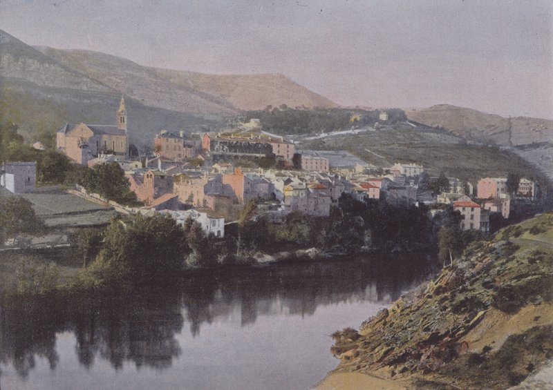 Creyssels on the Tarn (kolorowe zdjęcie) autorstwa (after) French Photographer