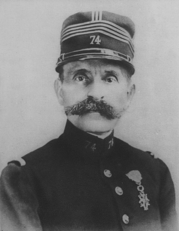 Esterhazy (zdjęcie czarno-białe) autorstwa (after) French Photographer