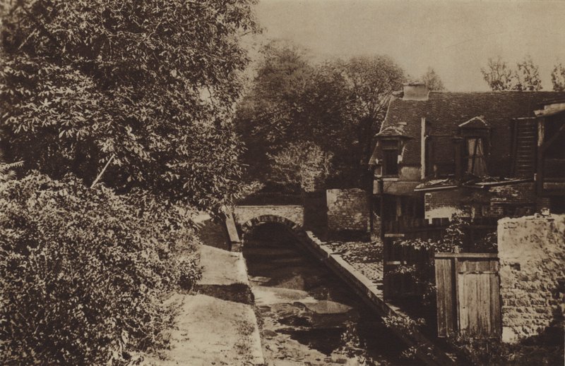 La Bievre w pobliżu Pavillon de Julienne (zdjęcie czarno-białe) autorstwa (after) French Photographer