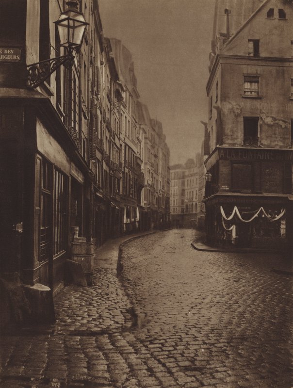 Rue Saint-Honore, wzięta ze skrzyżowania Rue de la Lingerie i Rue des Dechargeurs (zdjęcie czarno-białe) autorstwa (after) French Photographer