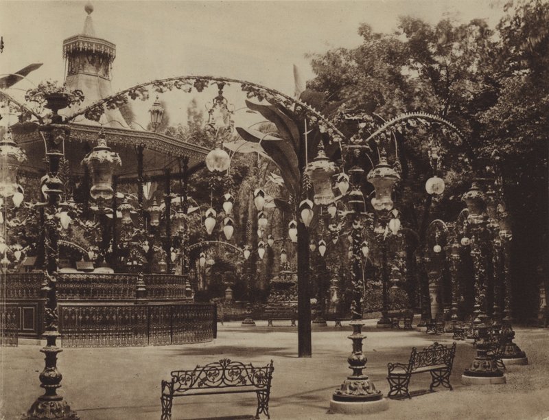 Estrada Jardin de Paris (zdjęcie czarno-białe) autorstwa (after) French Photographer