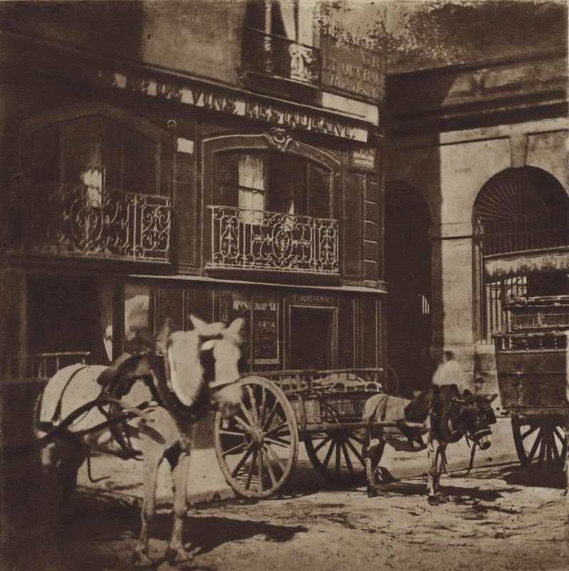 Wejście do restauracji Laperouse, Quai des Grands-Augustins (zdjęcie czarno-białe) autorstwa (after) French Photographer