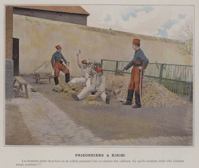 Więźniowie a Biribi (kolorowe zdjęcie) autorstwa (after) French Photographer