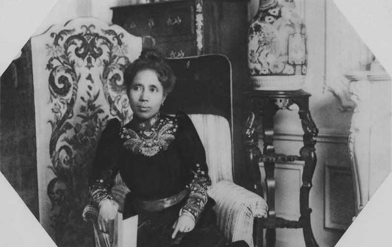 Królowa Ranavalo (zdjęcie czarno-białe) autorstwa (after) French Photographer
