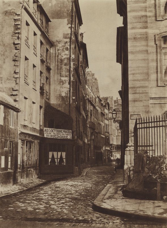 Rue Saint-Christophe w 1865 r., zaczerpnięta z rue de la Cite (zdjęcie czarno-białe) autorstwa (after) French Photographer