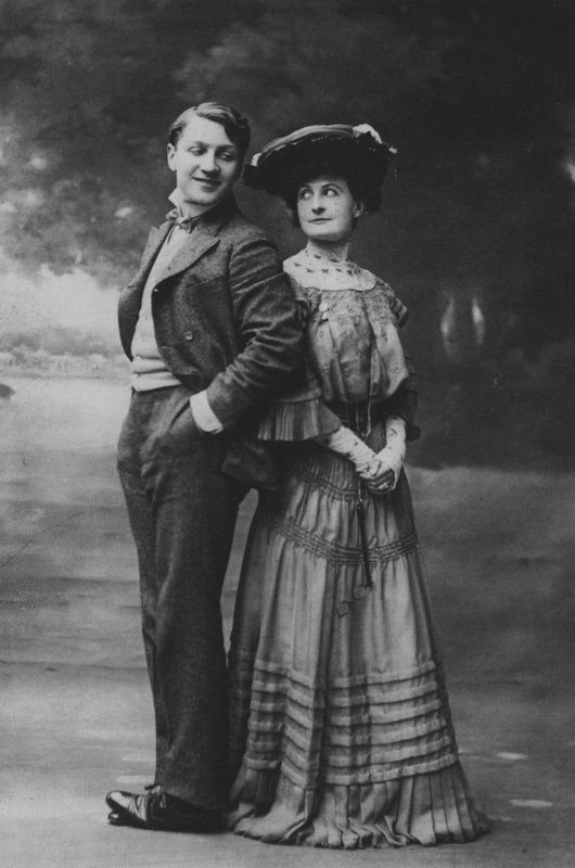 Sacha Guitry i Charlotte Lyses (zdjęcie b/w) autorstwa (after) French Photographer