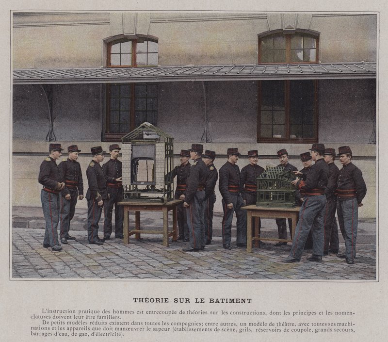 Teoria budynku (kolorowe zdjęcie) autorstwa (after) French Photographer