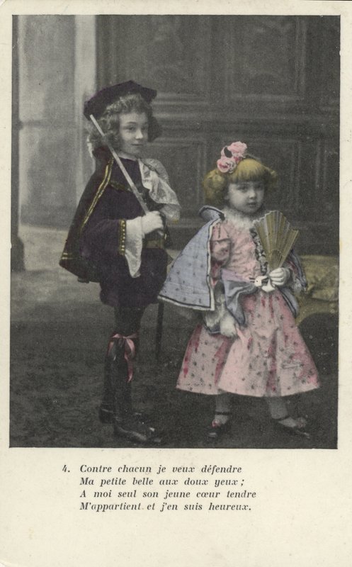 Dzieci w historycznych strojach autorstwa French Photographer